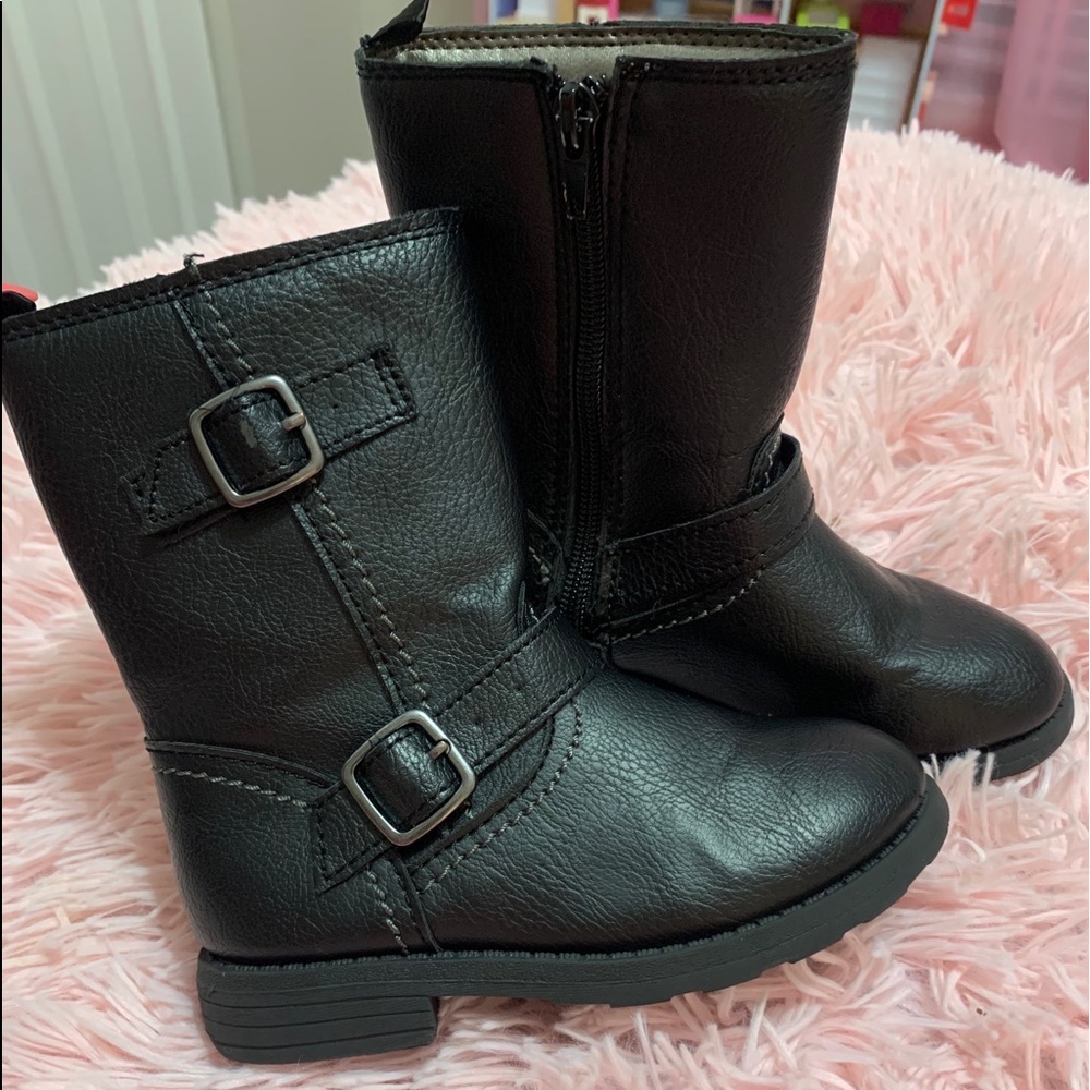 Carter’s size 9T boots